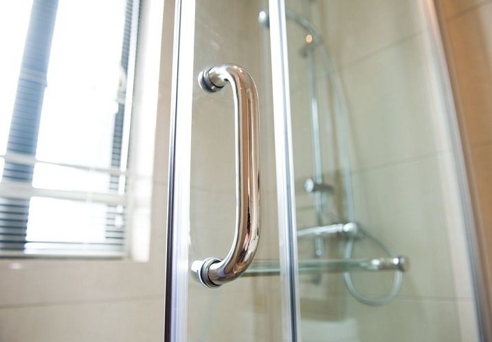 5 Best Way to Clean Glass Shower Doors